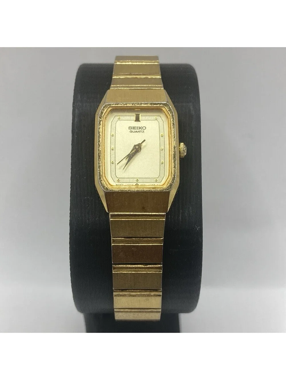 Vintage 1990s Seiko Quartz Ladies Watch Gold Tone Tank Rectangular Smooth Links